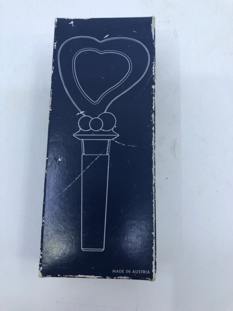 GLASS HEART SHAPED WINE BOTTLE STOPPER.
