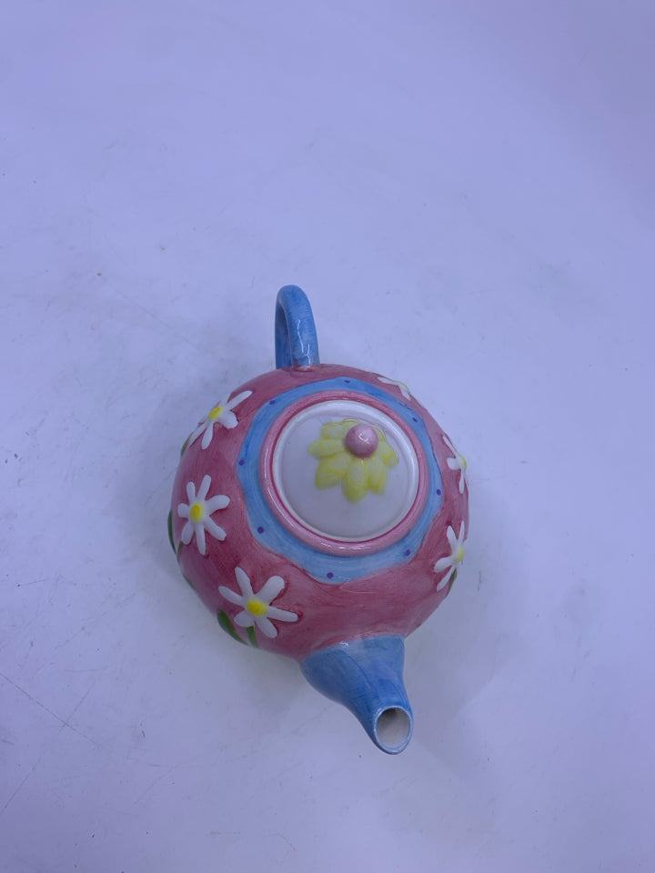 PINK/BLUE WHITE FLOWERS TEAPOT.