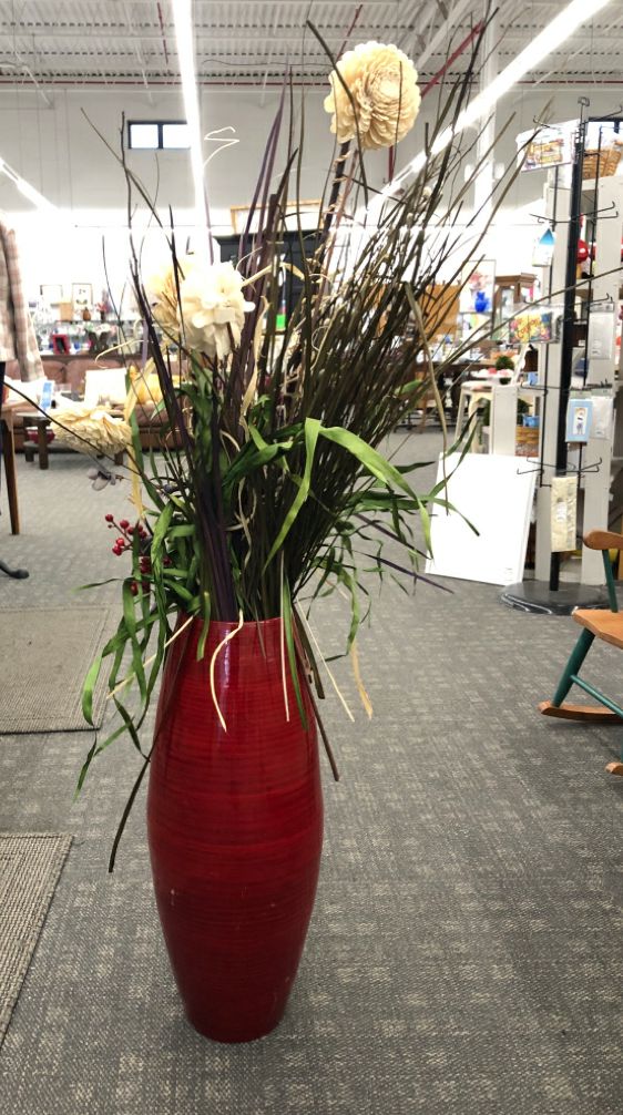 RED FLOOR VASE W/FAUX BOUQUET.