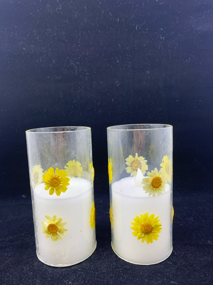 2 LIGHT UP SUNFLOWER CANDLES.