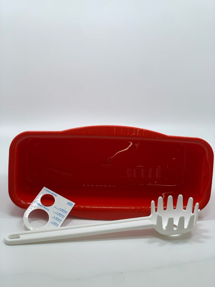 NEW PLASTIC PASTA COOKER KIT.