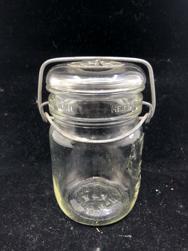 VTG ATLAS MASON JAR W BAIL CLASP.