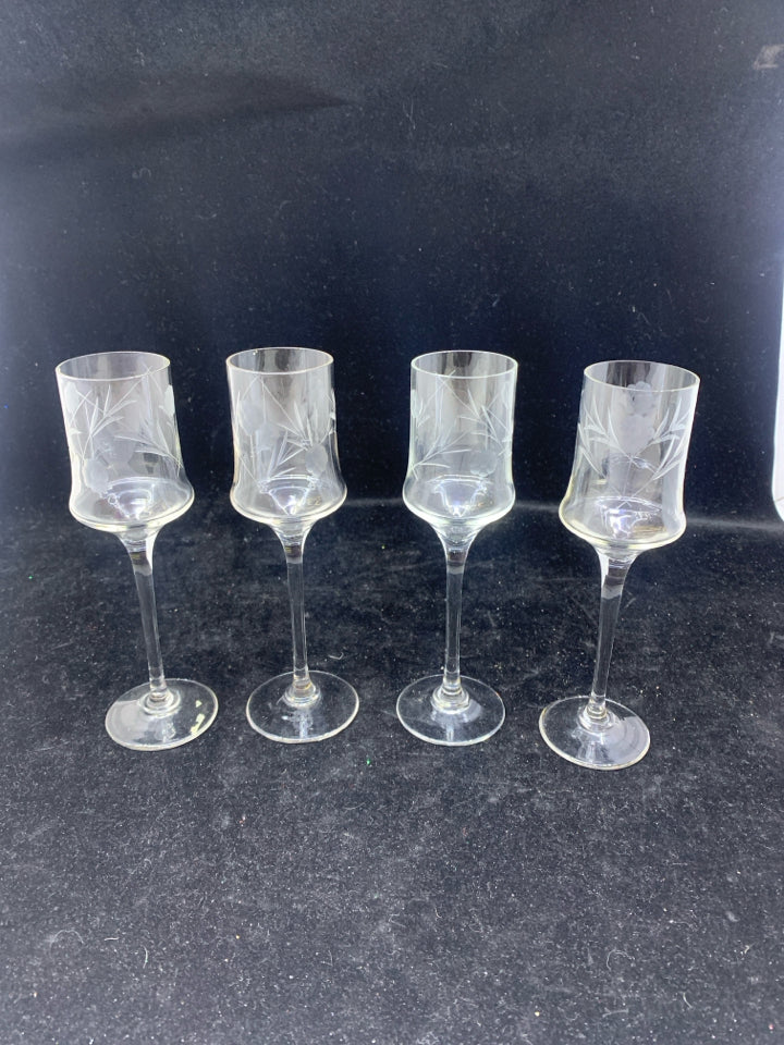 4 SMALL FLORAL ETCHED LIQUOR GLASSES.
