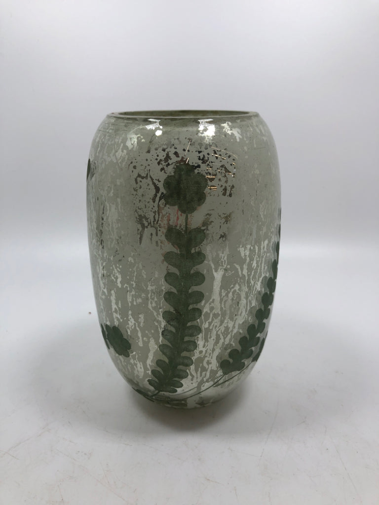 PAINTED LEAF MERCURY GLASS STYLE VASE/ CANDLE HOLDER.