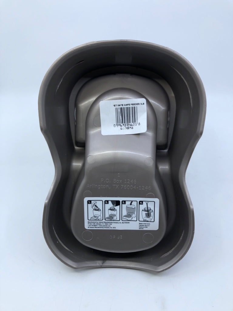 NEW PETMATE PET FEEDER.