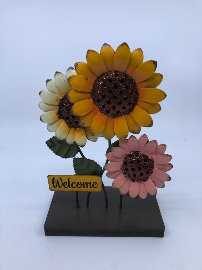 WELCOME SUNFLOWER DECOR.