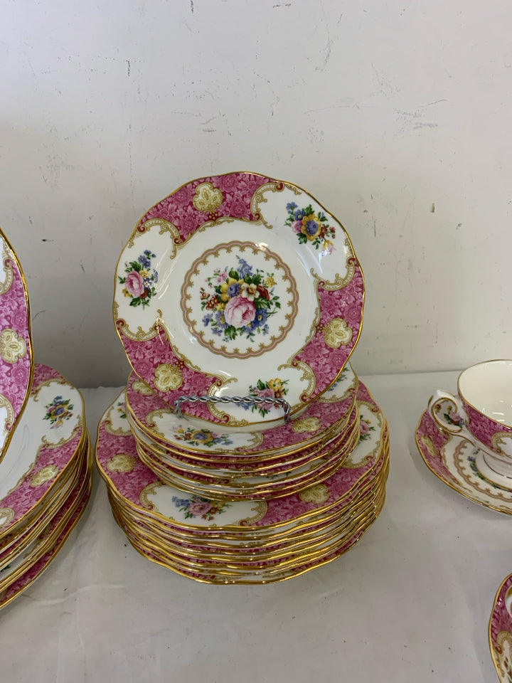 LADY CARLYLE 40 PC DISH SET SVC 8.