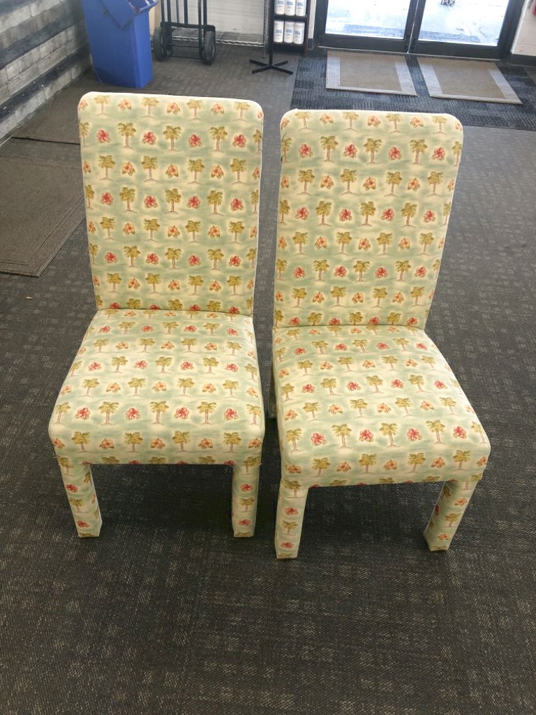 2 HIGH BACK PARSON DINING CHAIRS W/VTG HAWAII PRINT.