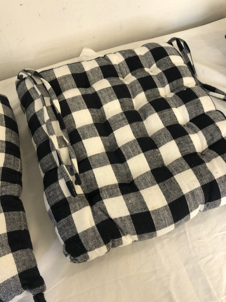 2 BUFFALO PLAID SEAT CUSHIONS.