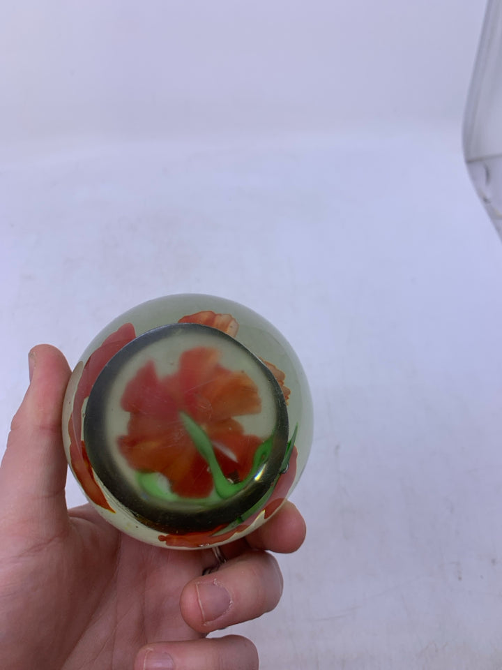 CLEAR GLASS W/ RED FLOWER.