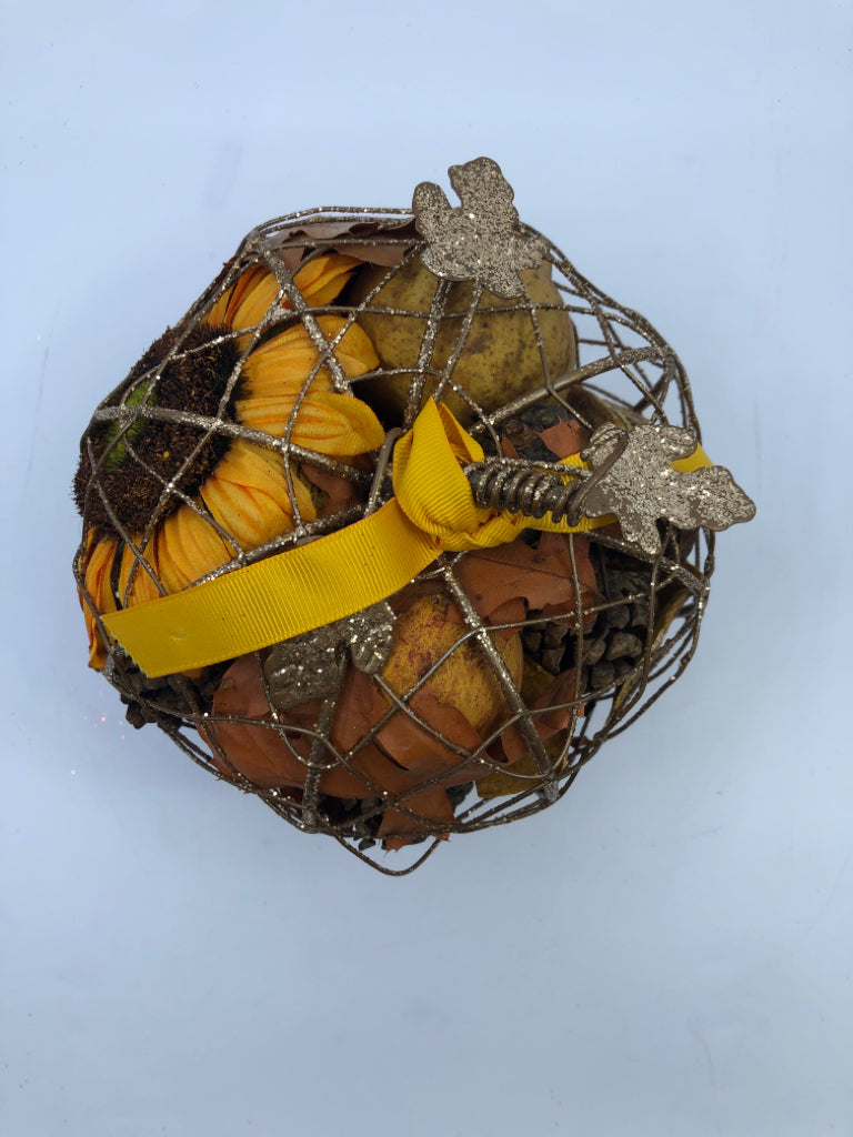 POTPOURRI GOLD WIRE PUMPKIN.