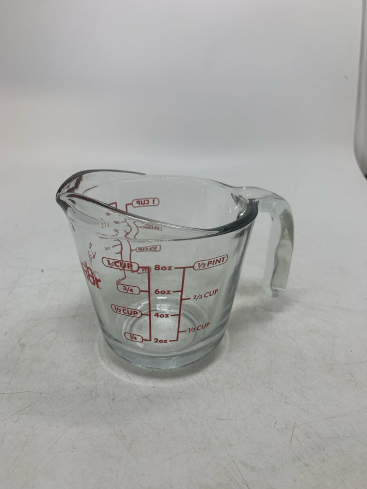 1 CUP MEASURING CUP.