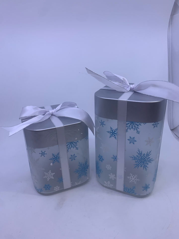 2 LIGHT UP FROSTED PRESENT DECOR PIECES.