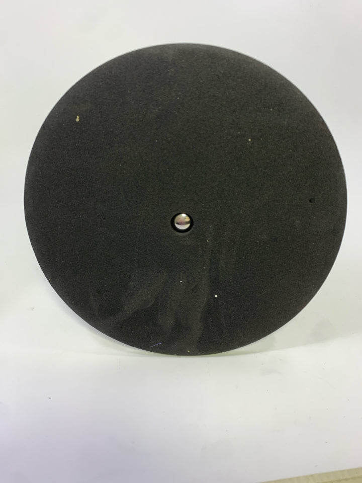 BLACK METAL ADJUSTABLE JEWELRY STAND.