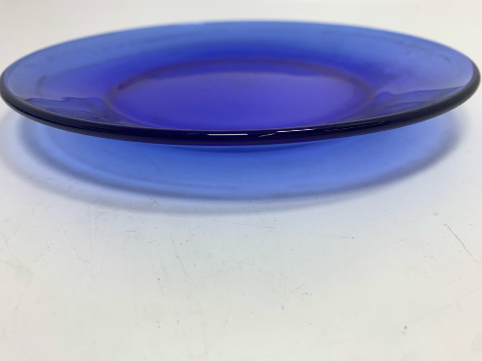 4 COBALT BLUE LUNCH PLATES.