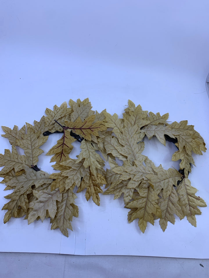2 TAN LEAVES SMALL WREATHS.