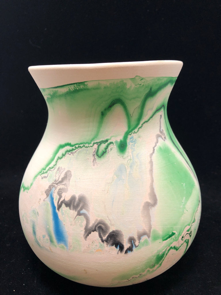 VTG NEMADJI POTTERY VASE W/GREEN/BLUE/BLACK SWIRLED MARBLE DESIGN.