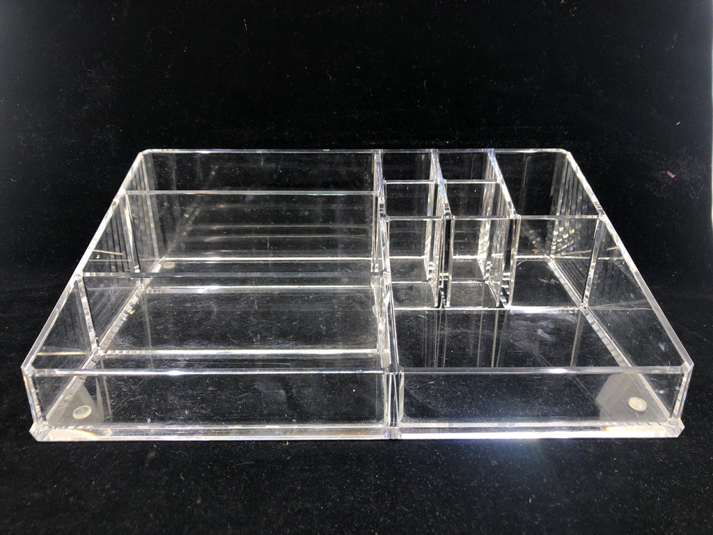 CLEAR DIVIDED MAKEUP ORGANIZER.