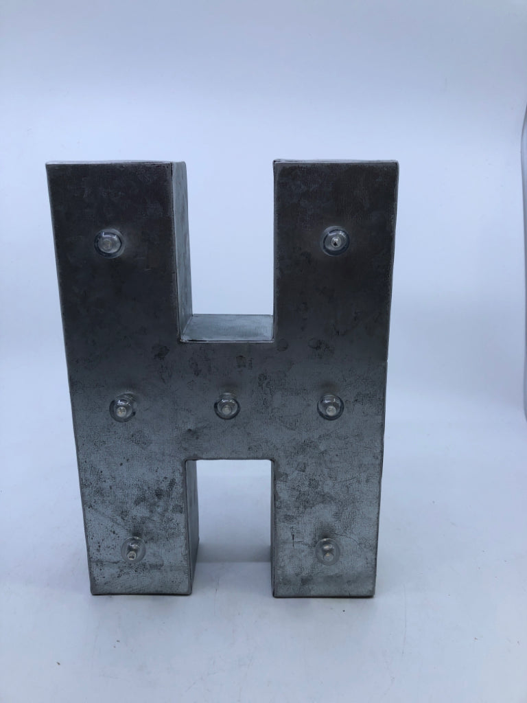 "H" GALVANIZED MONOGRAM LIGHT UP.