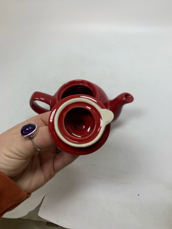 TEA POT FOR ONE CERAMIC TEAPOT.