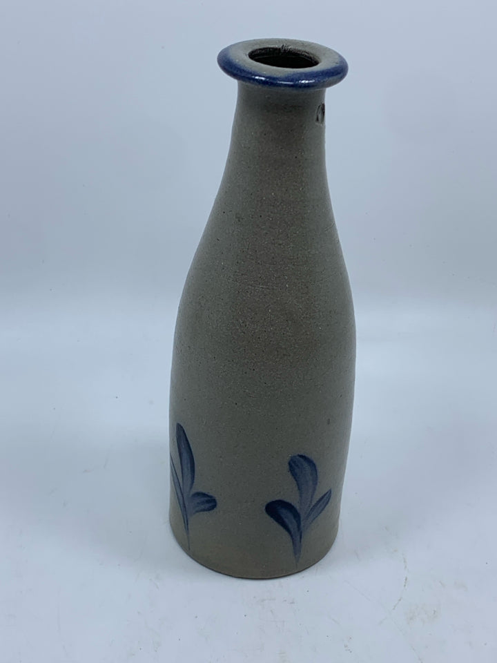BLUE GREY SALT GLAZE NARROW NECK VASE.