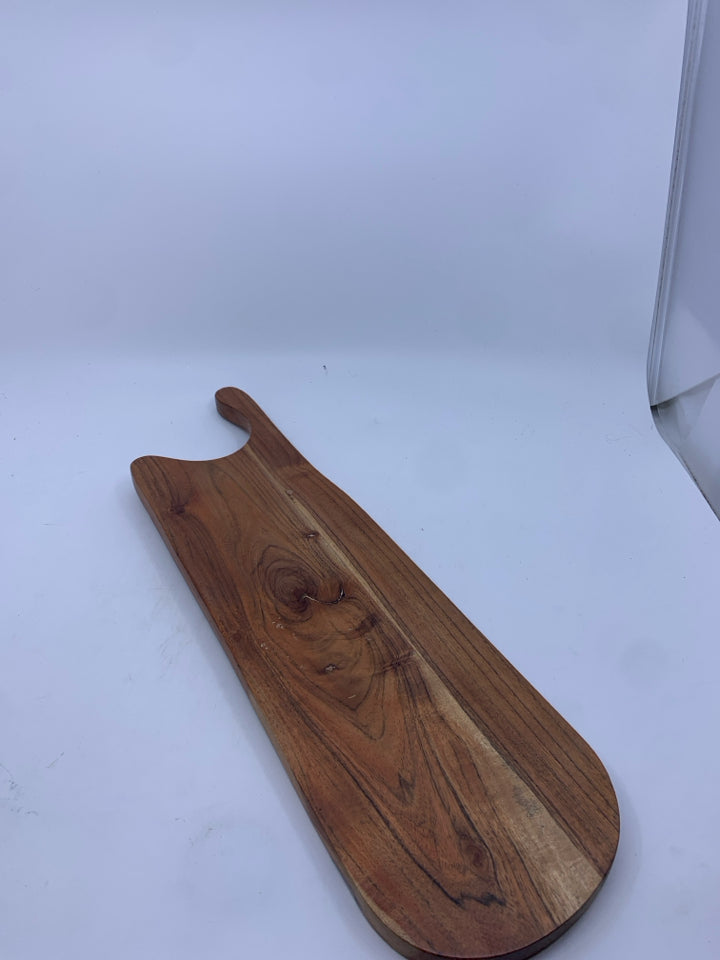 CHERRY WOOD CUTTING BOARD.