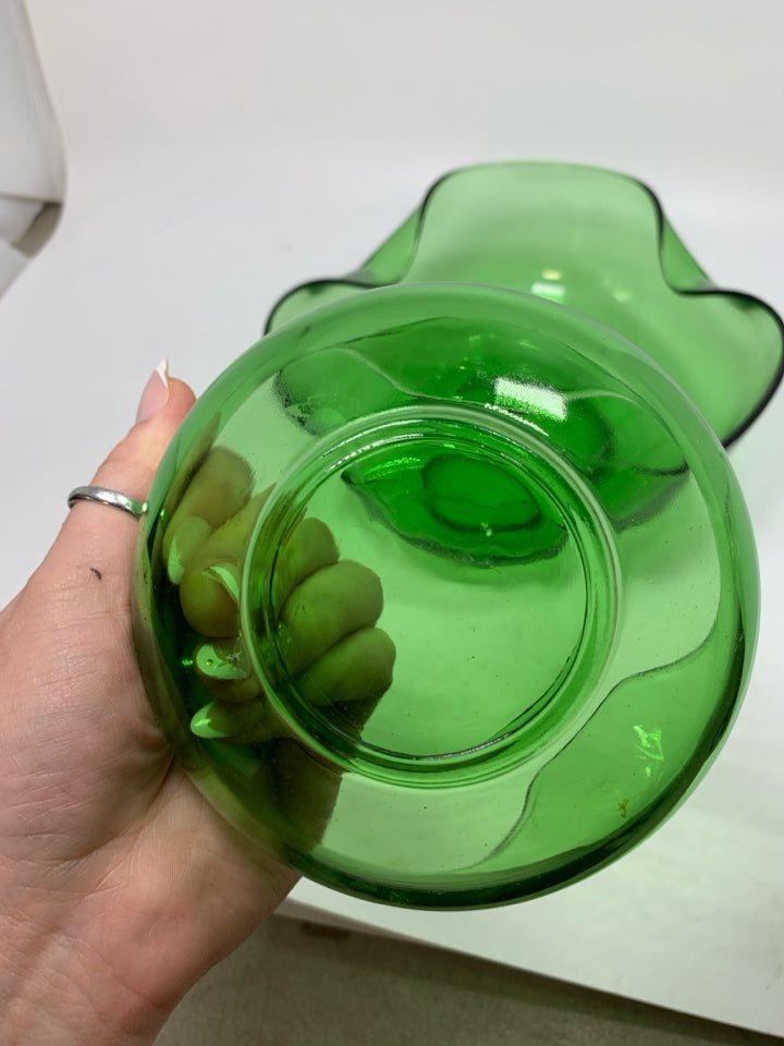 VTG 2 PC GREEN GLASS CHIP/DIP BOWLS W/ PINCHED EDGES.