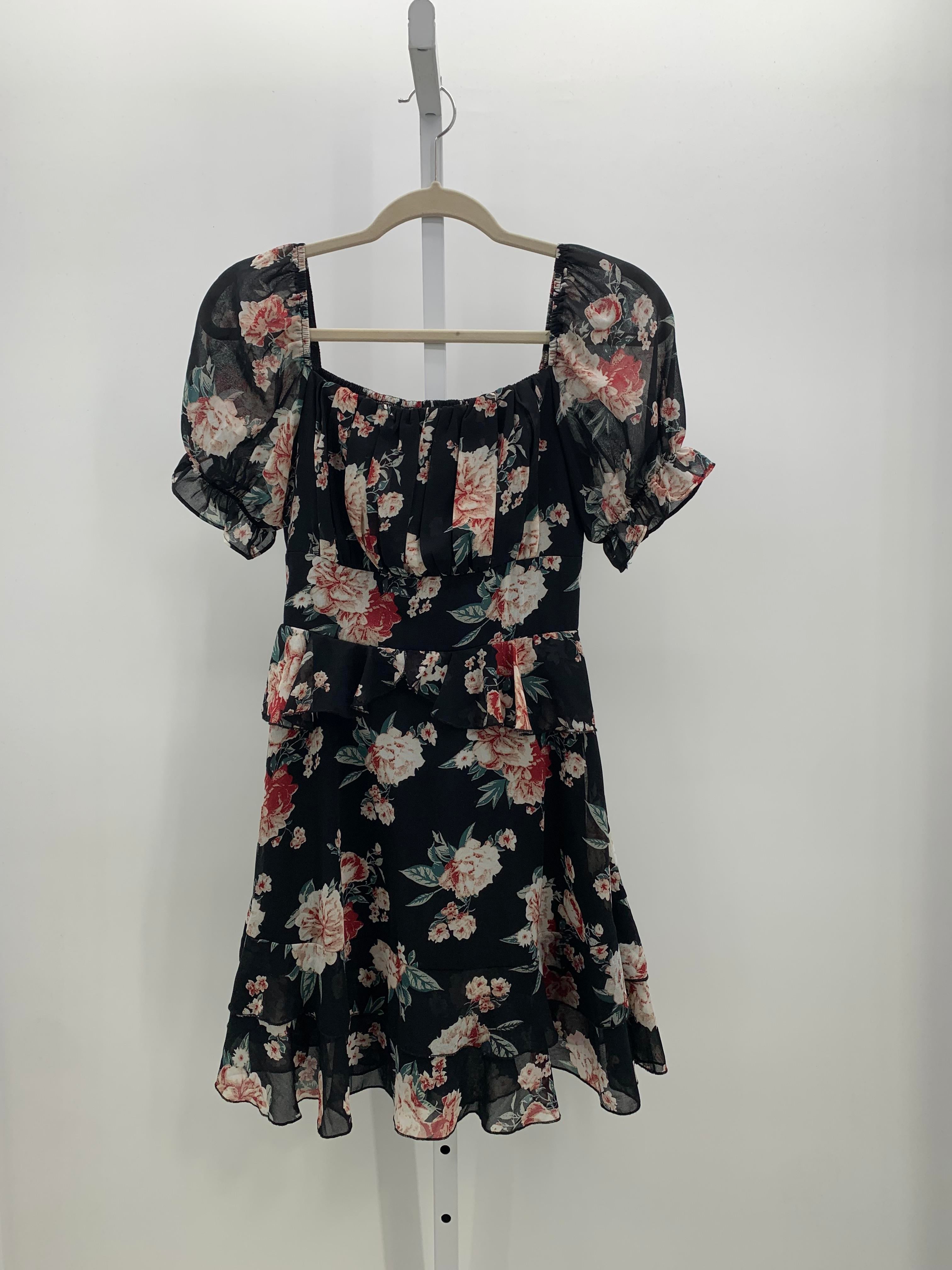 Size Small Juniors Short Sleeve Dress