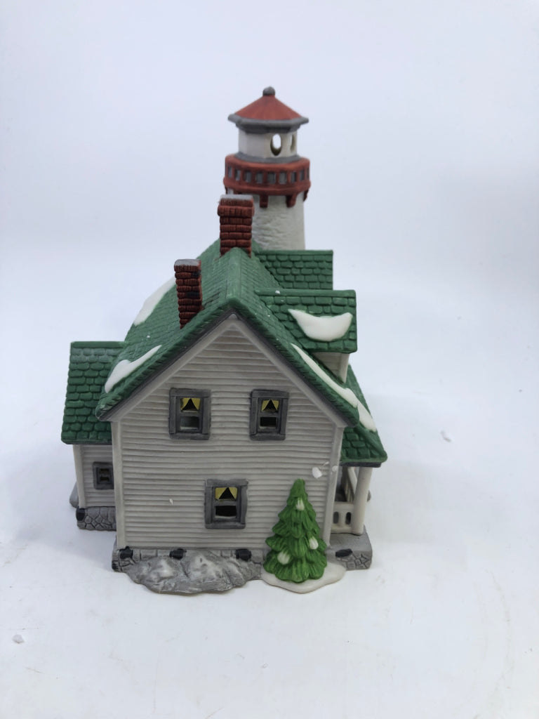 CRAGGY COVE LIGHTHOUSE NEW ENGLAND VILLAGE SERIES.