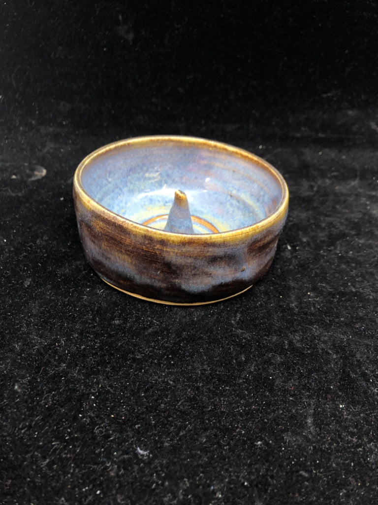 BLUE + BROWN POTTERY APPLE BAKER.
