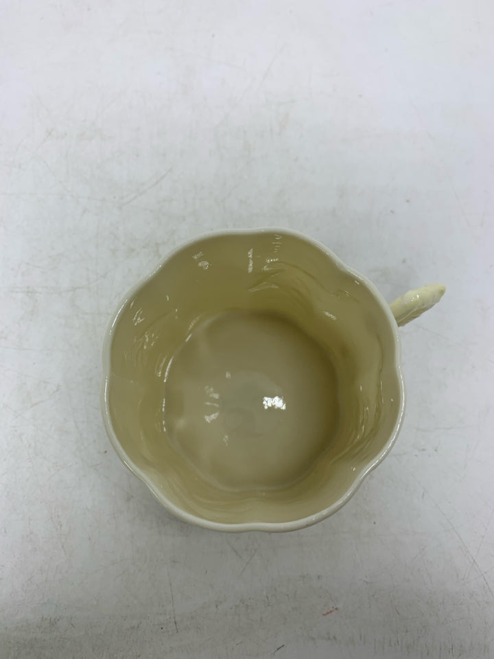 VTG IRISH PORCELAIN THORN CHERRY BLOSSOM TWIG HANDLE MUG.