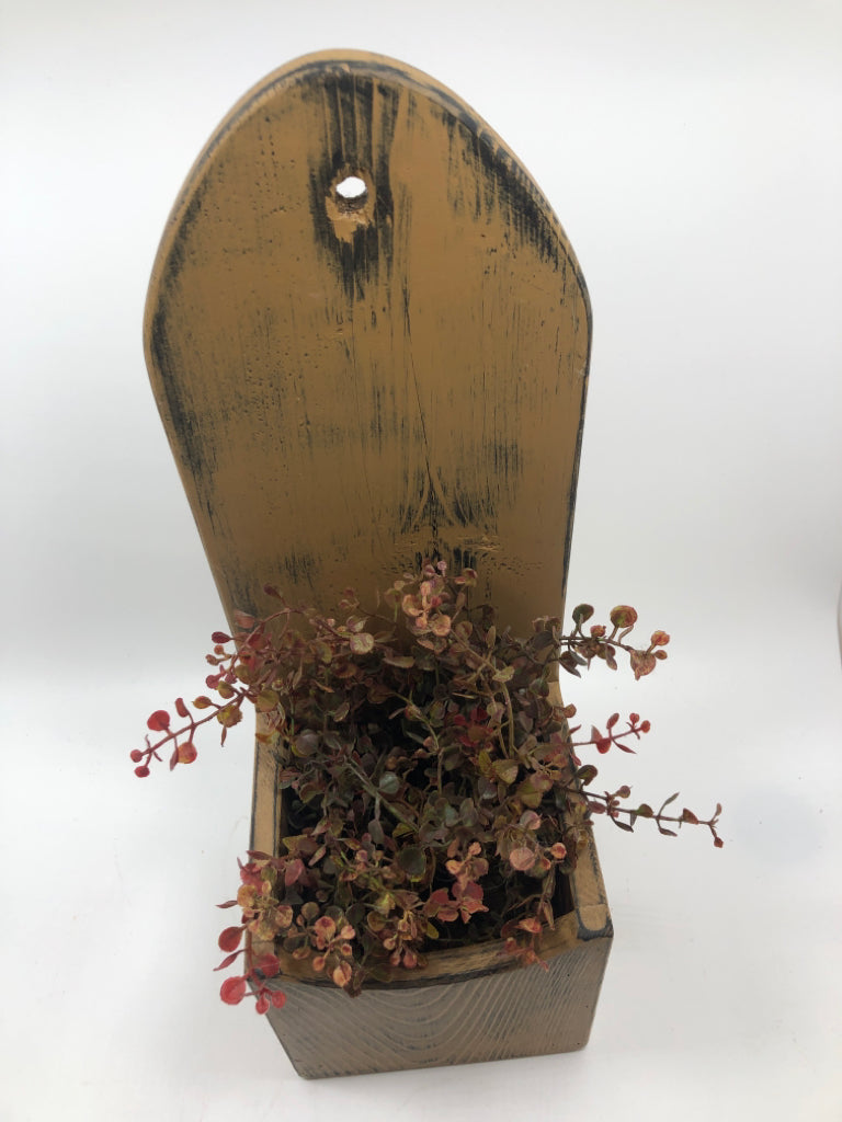 PRIMITIVE GREENERY IN TALL HOLDER.