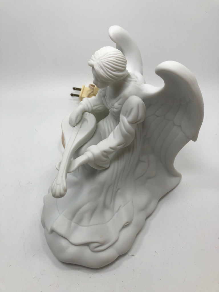 ANGEL W/LUTE LIGHT.