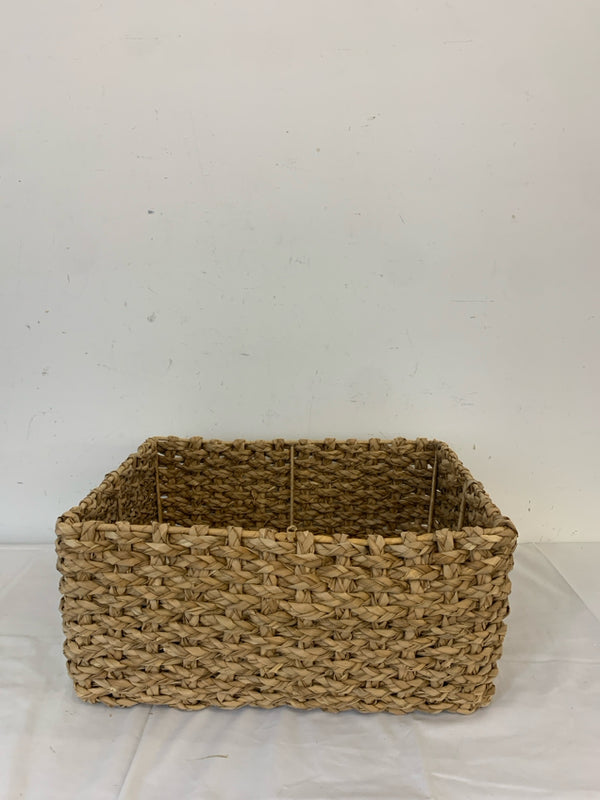 BLONDE WOVEN RECTANGLE BASKET.