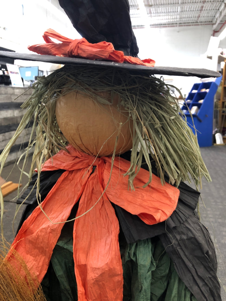 COLORFUL WITCH W/BROOMSTICK HALLOWEEN DECOR.