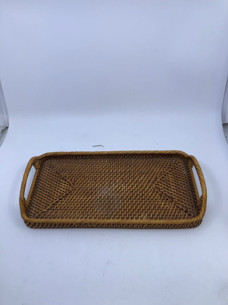 TIGHT WOVEN RECTANGLE TRAY W HANDLES.