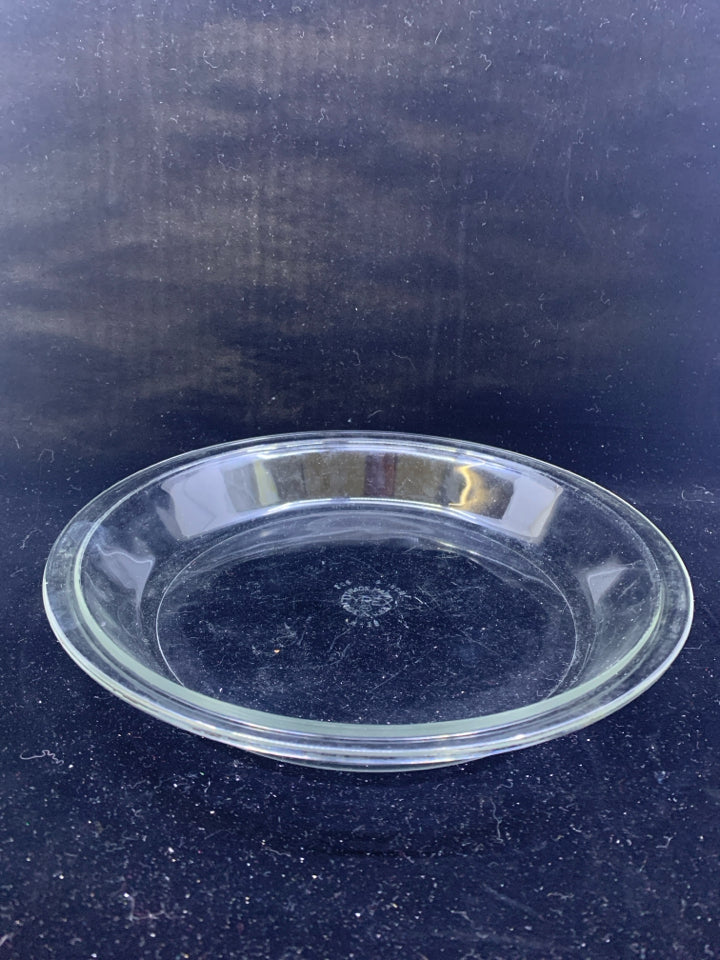 CLEAR GLASS PYREX PIE PLATE.