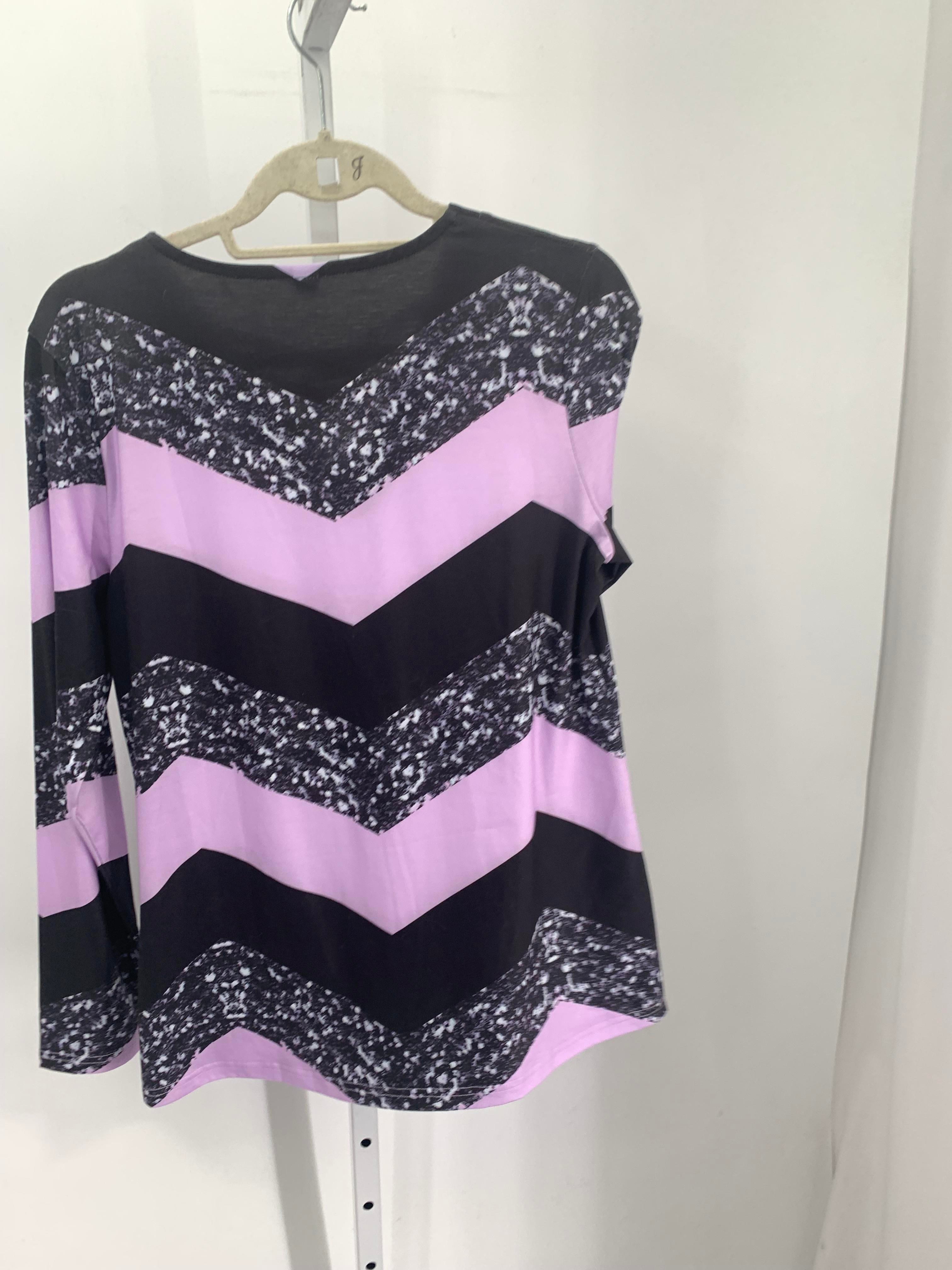 Size Medium Misses 3/4 Sleeve Shirt