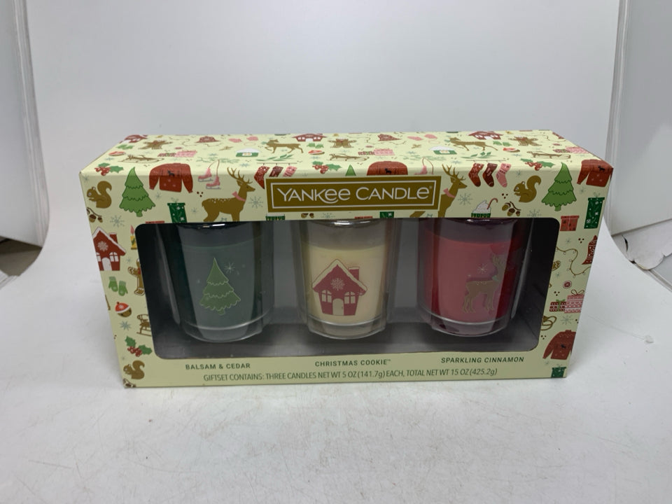 NIB 3 HOLIDAY SCENTED CANDLES YANKEE CANDLE.