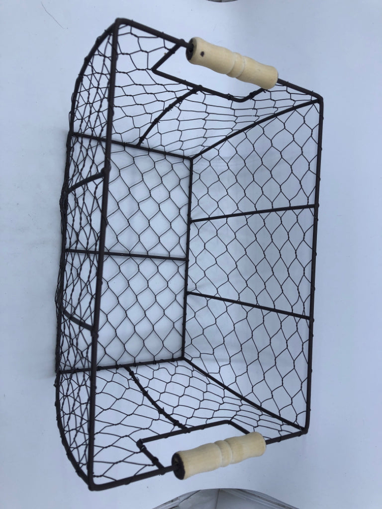 BROWN CHICKEN WIRE BASKET W WOOD HANDLES.