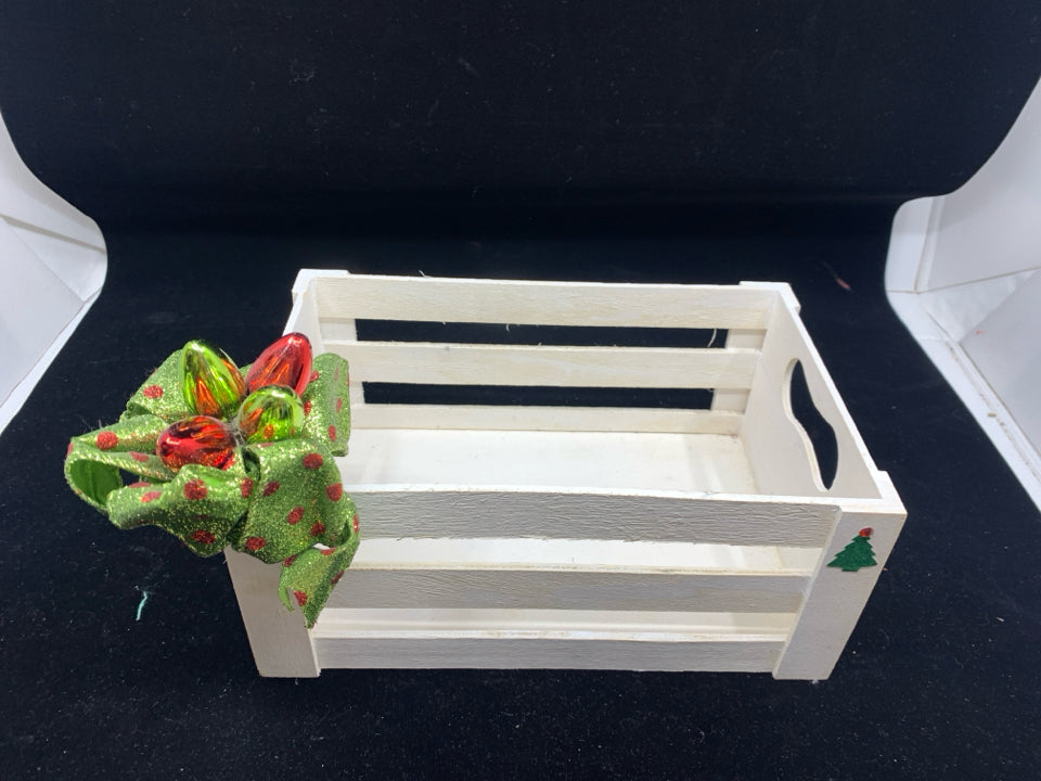 SMALL WHITE CRATE W GLITTER BOW.