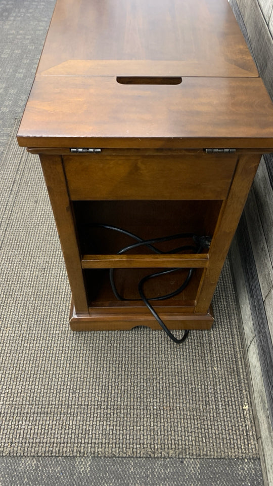 WOOD SIDE TABLE W/CUP HOLDER DRAWER SHELF AND POWER STRIP.