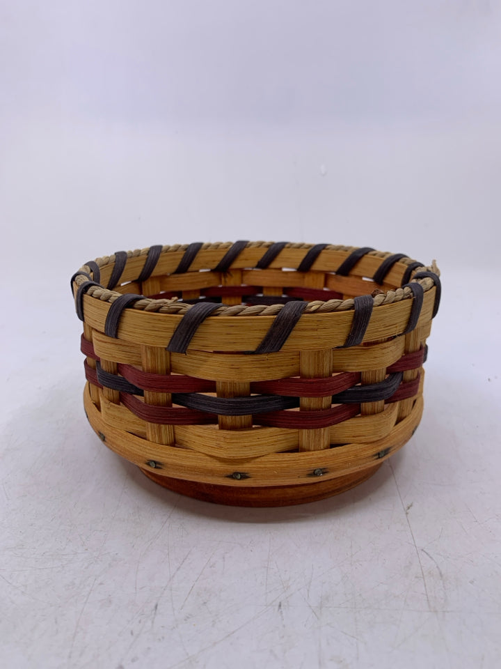 SMALL BLUE RED WOVEN LAZY SUSAN BASKET 3.