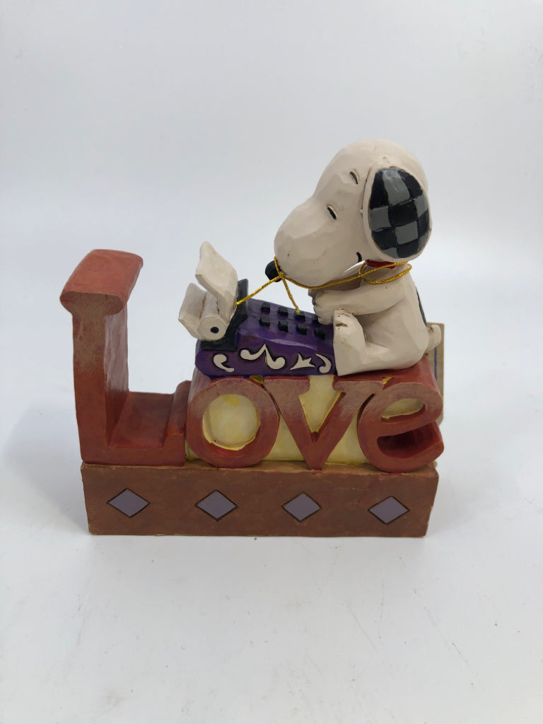 JIM SHORE SNOOPY LOVE FIGURINE.