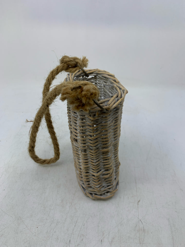 SMALL WHITE WASHED BASKET W/ LONG TWINE HANDLE.