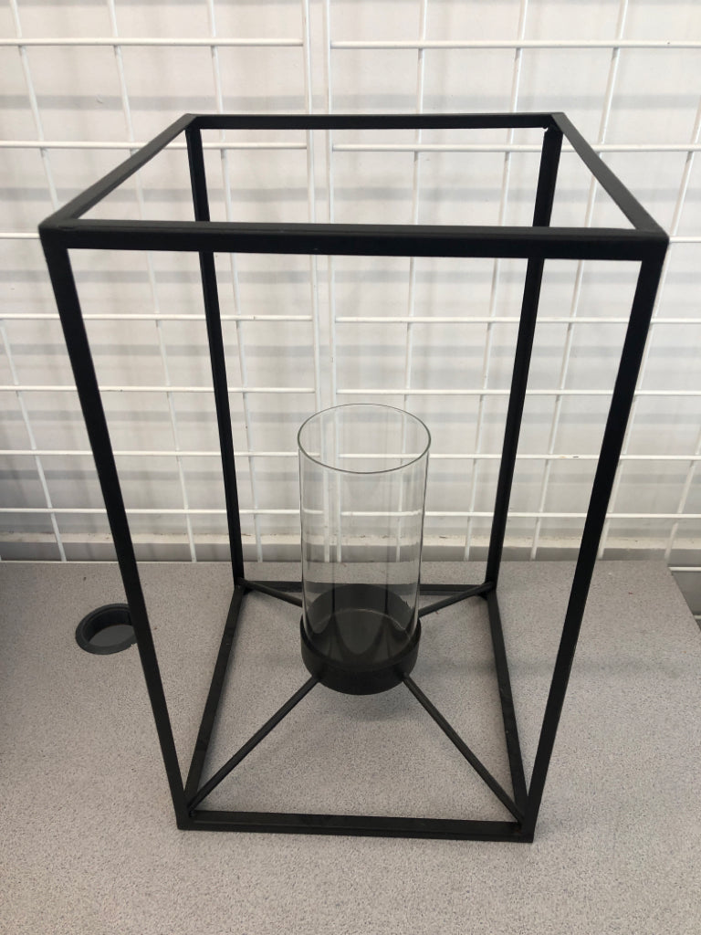 LG OPEN-FRAME METAL CANDLE HOLDER.