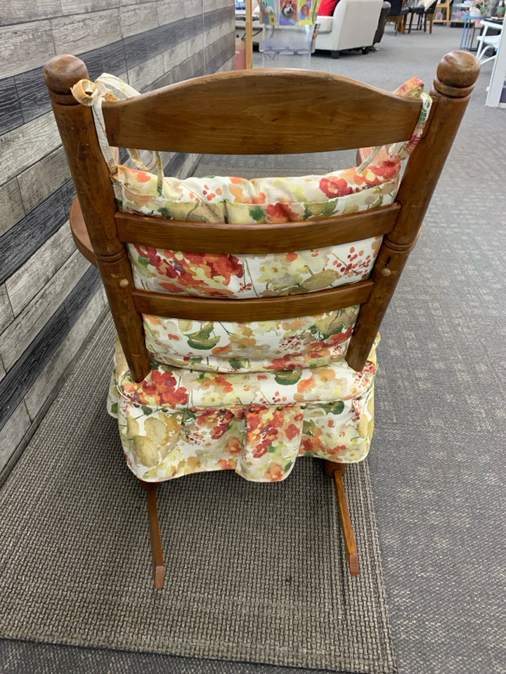 SM VTG THOMASVILLE ROCKING CHAIR W/UPHOLSTERED FLORAL CUSHIONS.