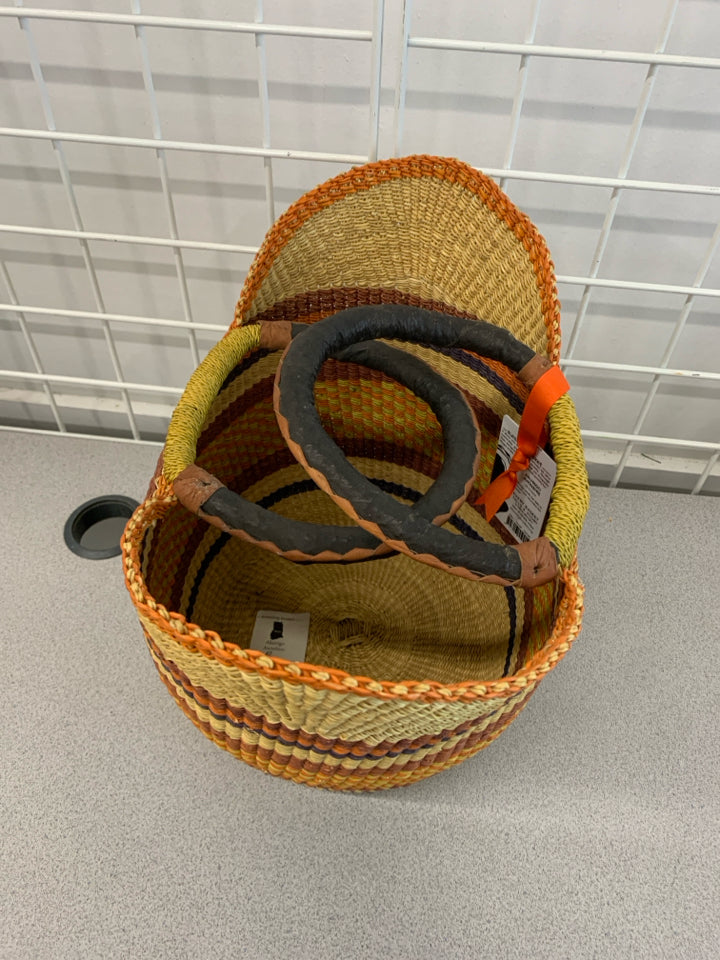 NWT SM MULTI-COLOR WOVEN BASKET BAG.