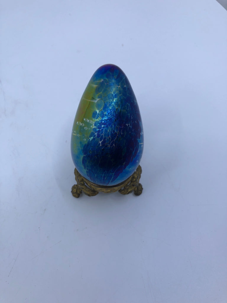 GLASS EGG WTH GOLD STAND IRIDESCENT/BLUE/GREEN.