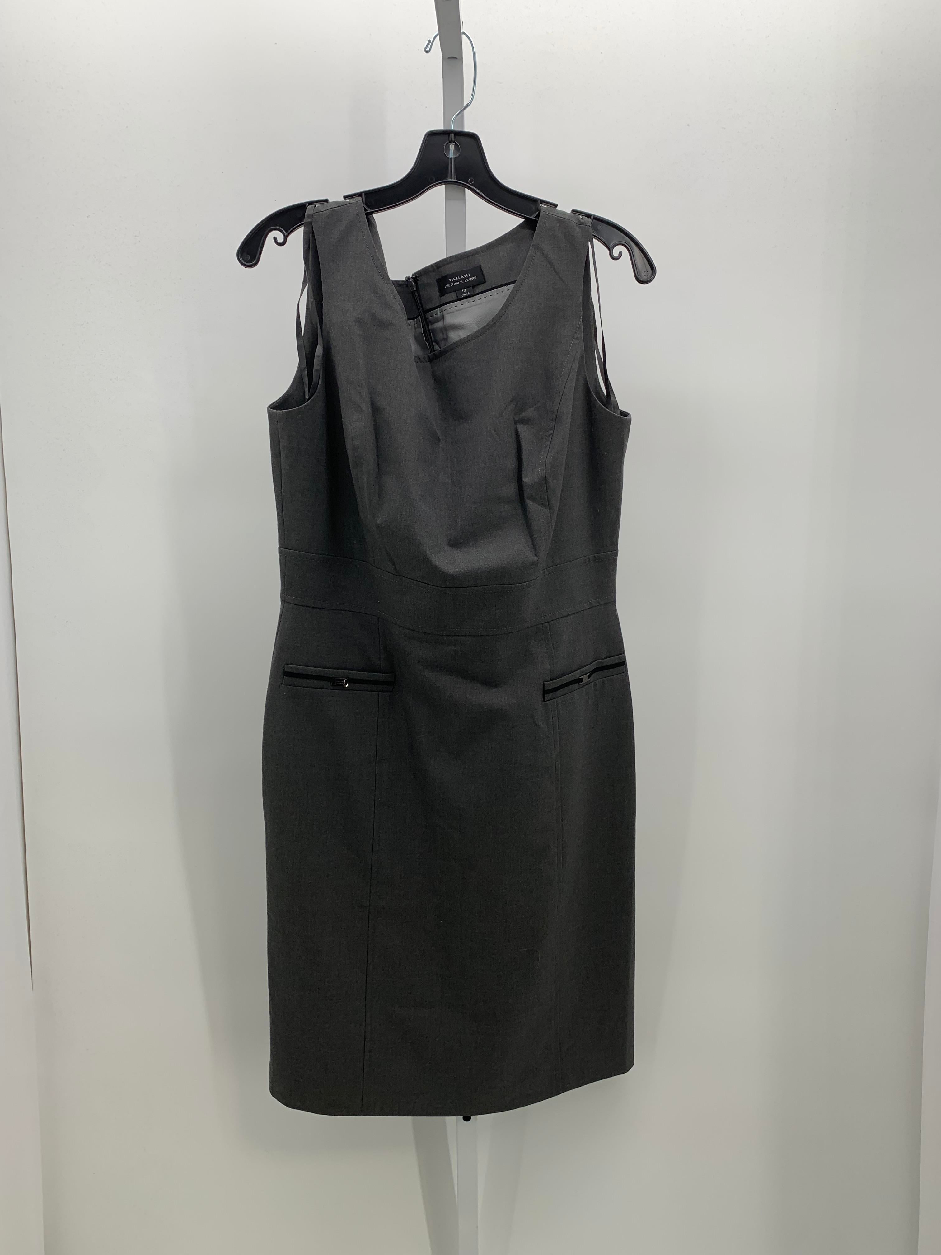 Tahari Size 10 Misses Sleeveless Dress